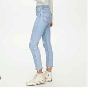Levis Premium Wedgie Fit Ankle Jeans Light Wash Distressed 26